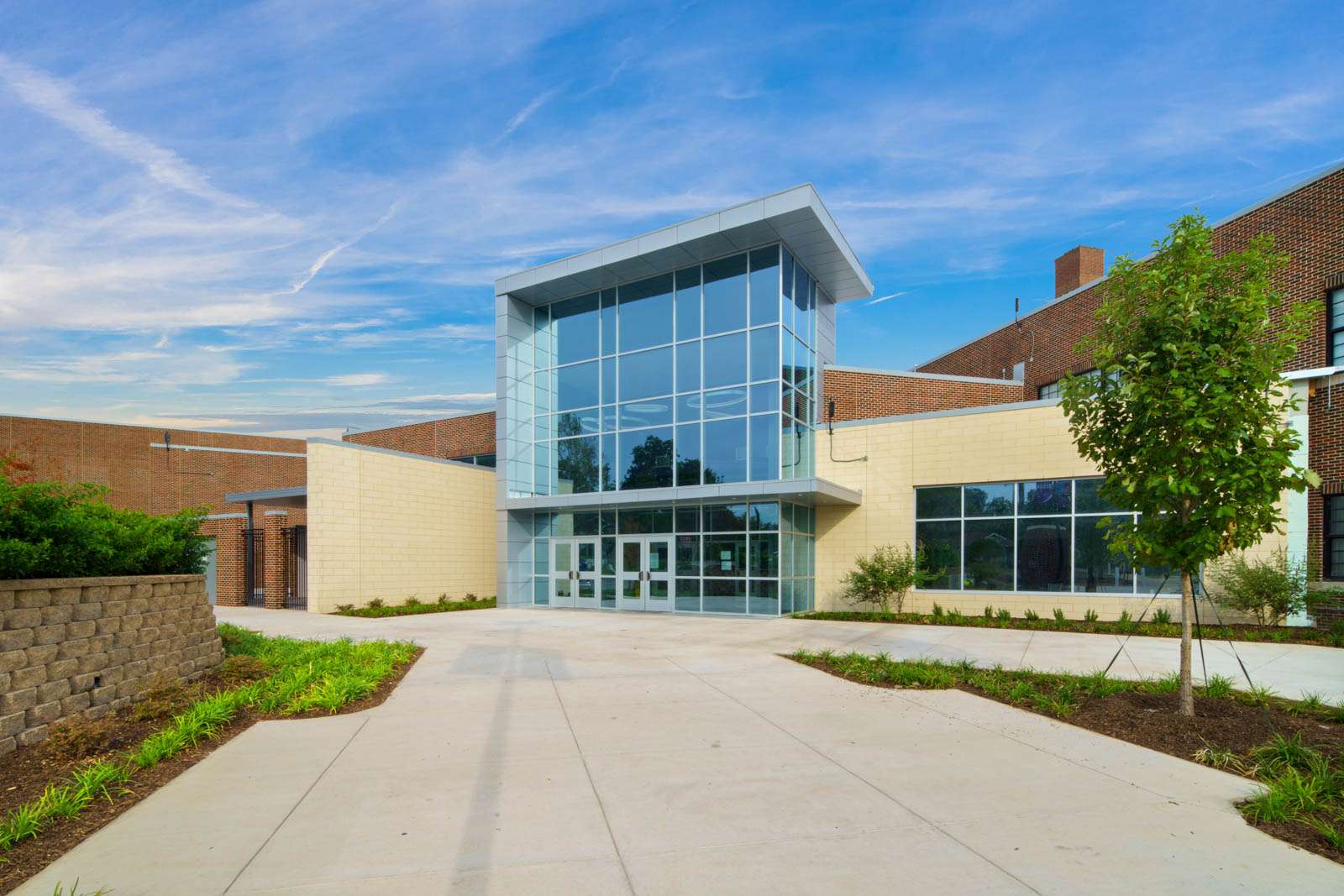 Exterior of Sunset High School in Dallas, Texas